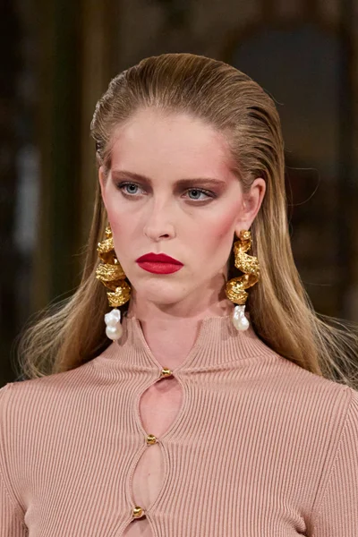 Look 23